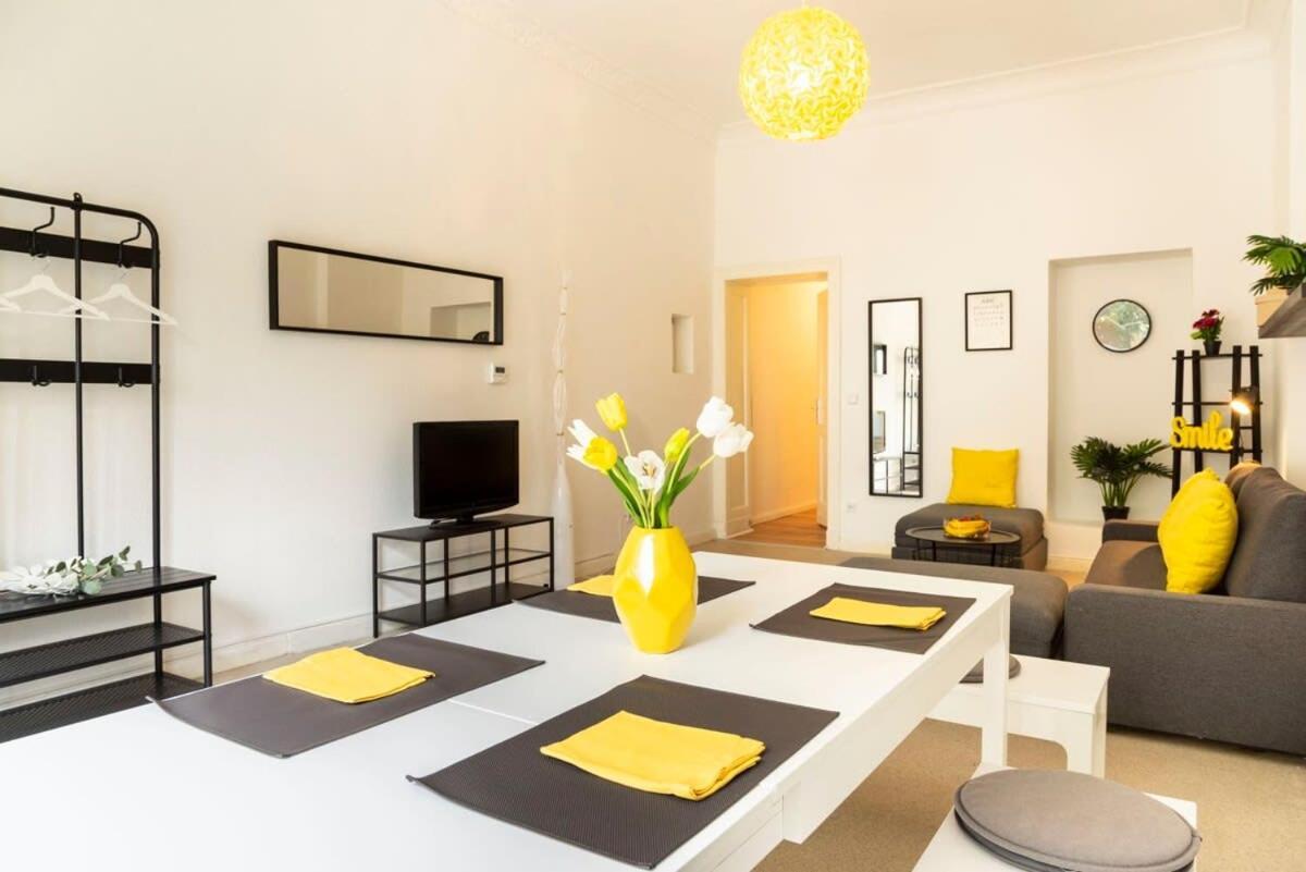 Modern 2 Bedroom Apartment In Berlin Schoeneberg Dış mekan fotoğraf