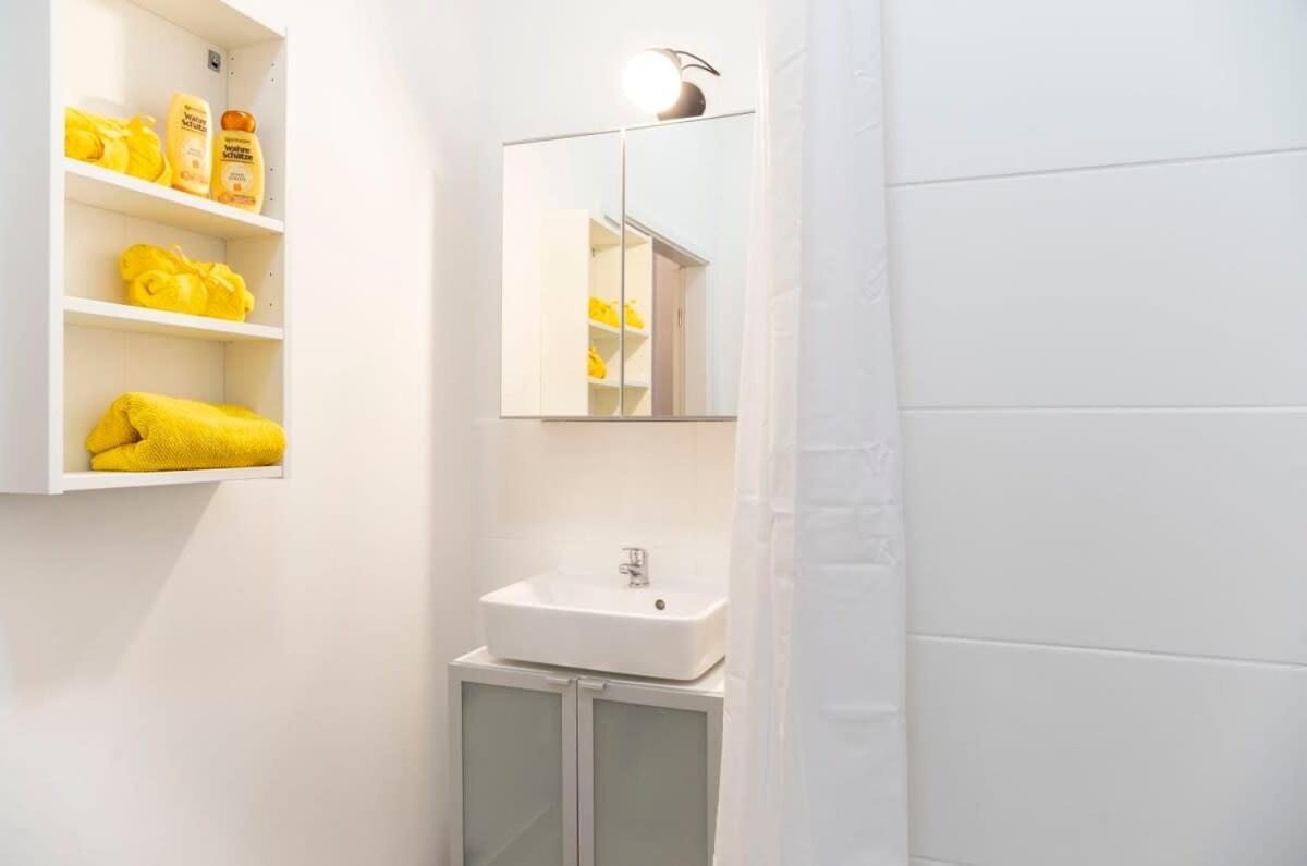 Modern 2 Bedroom Apartment In Berlin Schoeneberg Dış mekan fotoğraf